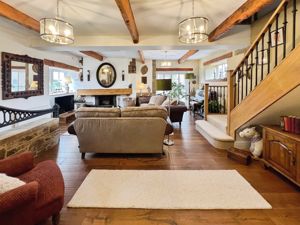 Lounge- click for photo gallery